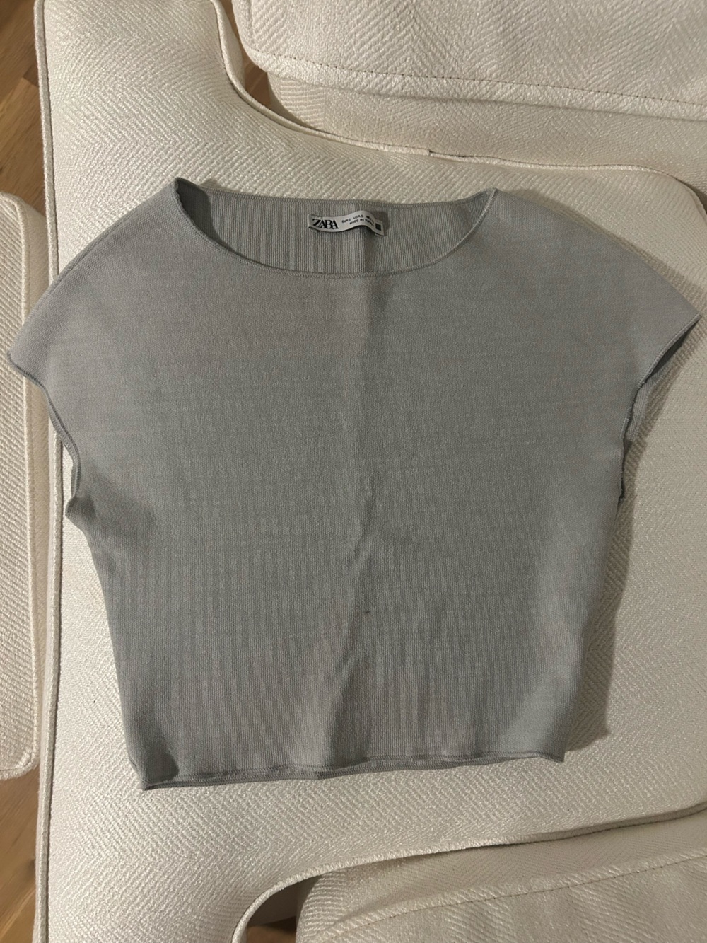 Zara Women’s Grey Cropped Tee